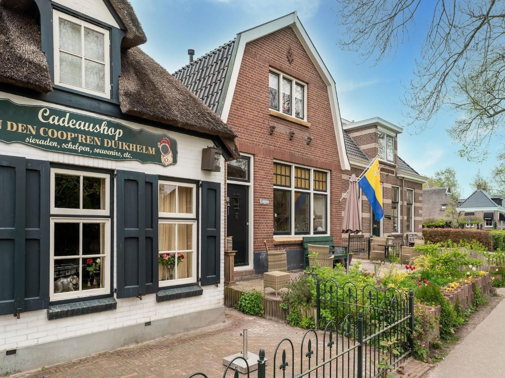 Lodge In Giethoorn With Breakfast Exterior photo