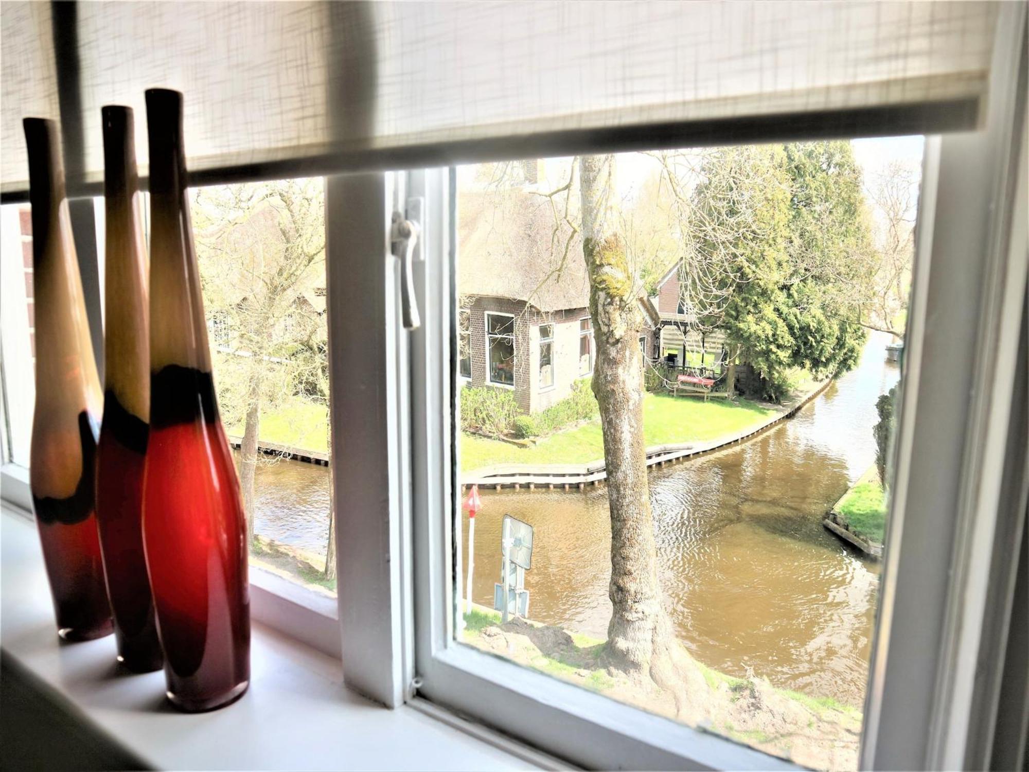 Lodge In Giethoorn With Breakfast Exterior photo