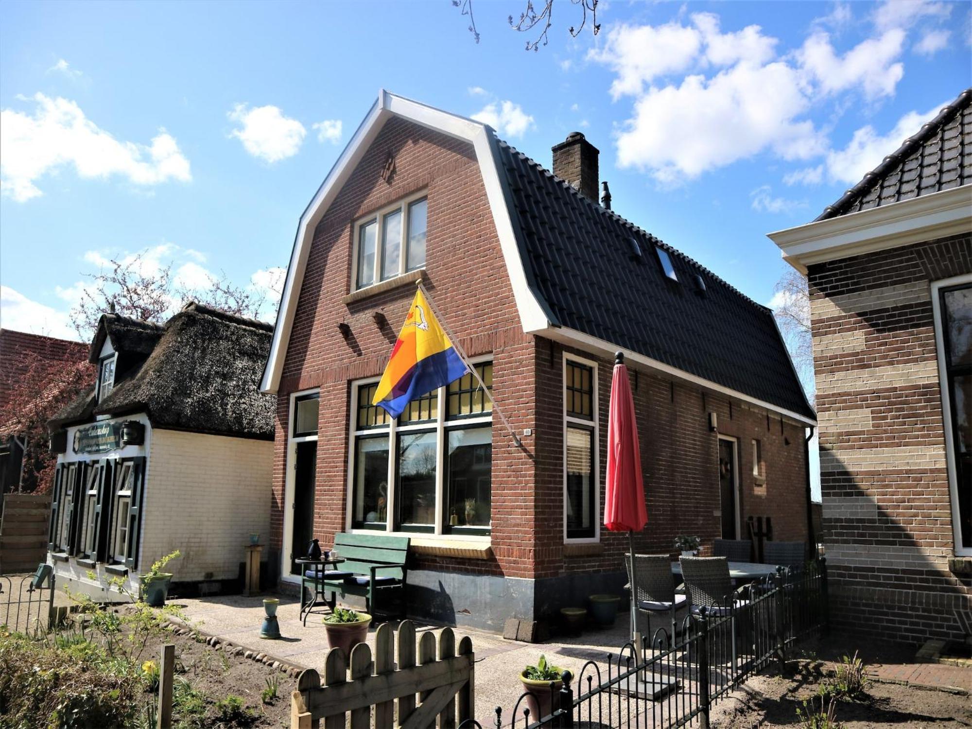 Lodge In Giethoorn With Breakfast Exterior photo