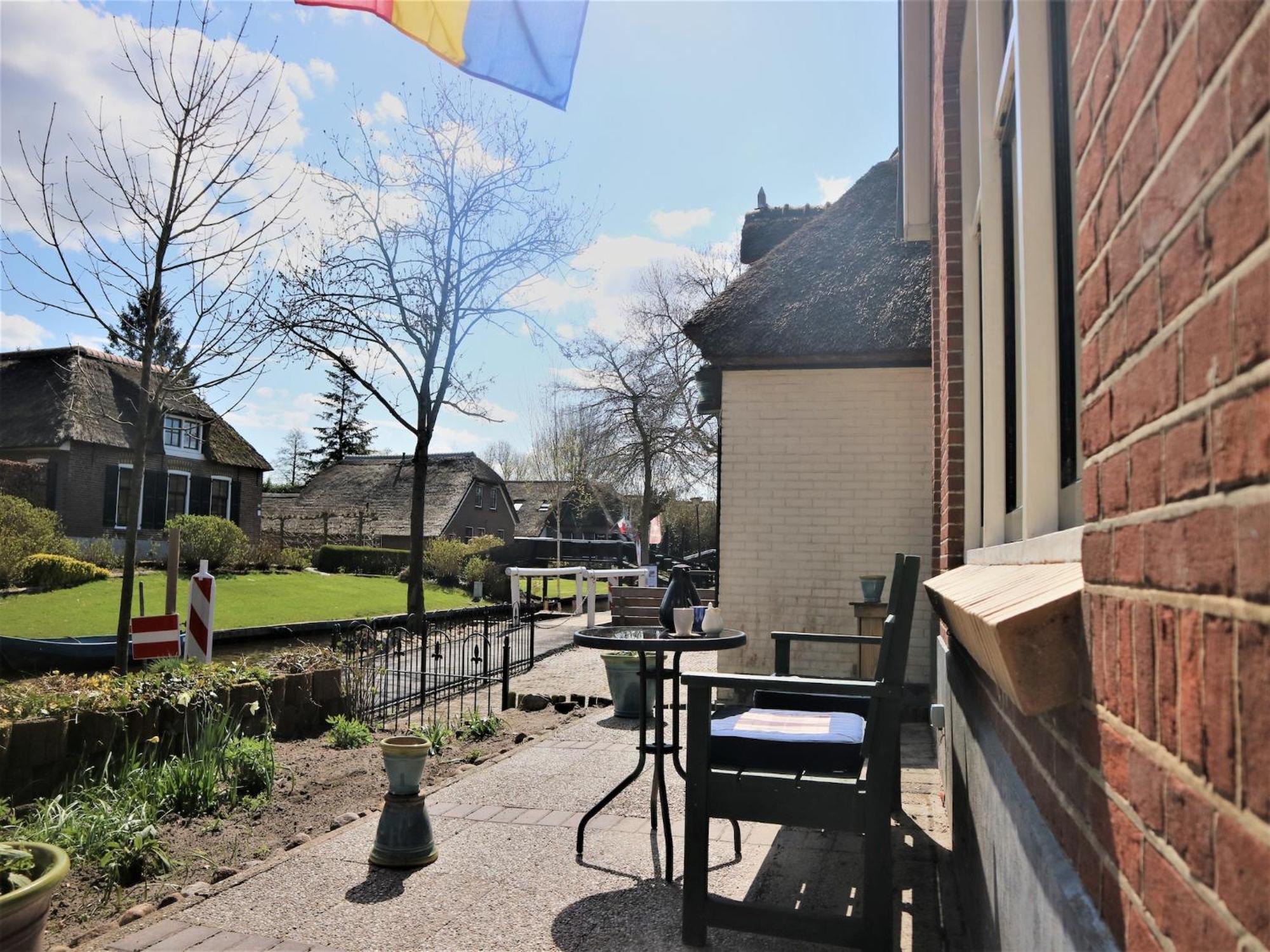 Lodge In Giethoorn With Breakfast Exterior photo