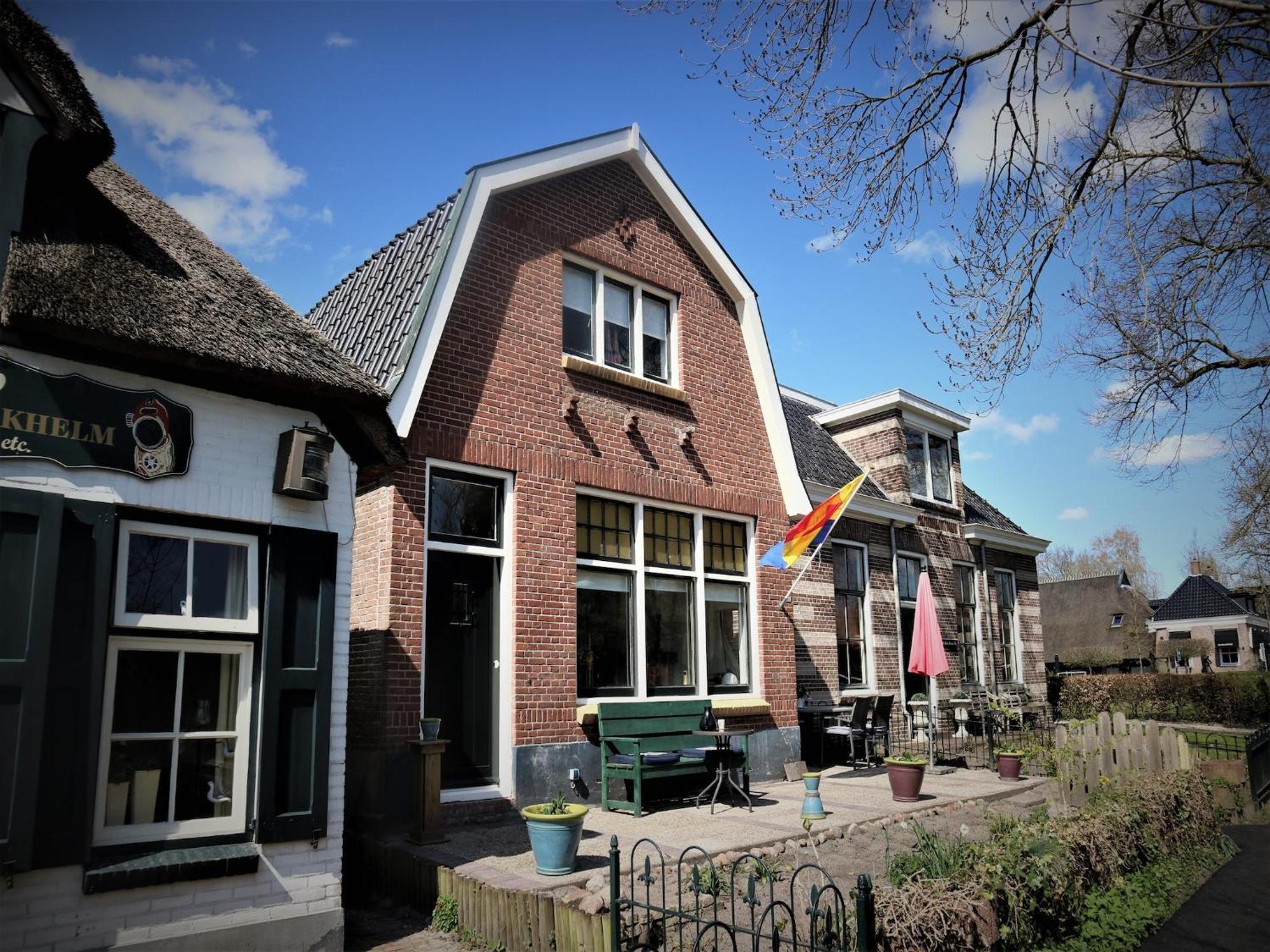 Lodge In Giethoorn With Breakfast Exterior photo